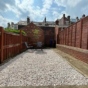 https://sheffield-4-bedroom-house-with-free-off-street-parking.yorkshirehotels.net